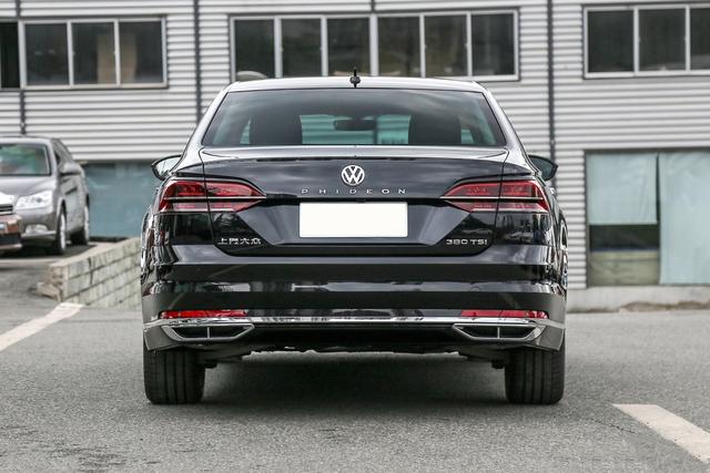 可惜一台德系大坦克,与A6同平台,从35万降至23万,却没人要