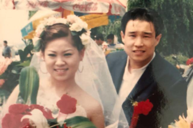 小沈阳晒与妻子结婚照，13年前的沈春阳真的很美
