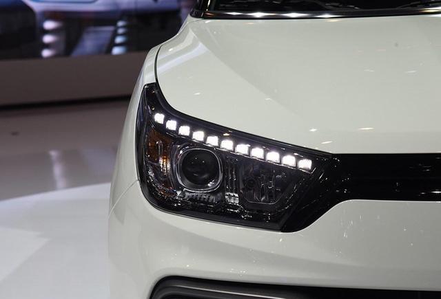 用老旧奔驰技术, 一年才卖300台, 你入了这款车的坑吗?