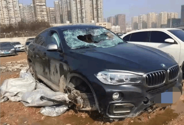 二手X6超低价出售引人关注, 看到真车后明白为什么无人问津!