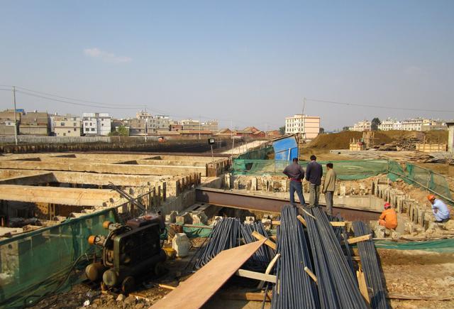 停窝工及异常恶劣气候条件引起的工程索赔案例