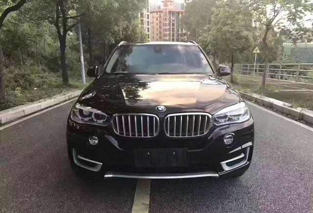二十个买了这款二手宝马X5 3.5i 县城的马路上开起来真的很拉风