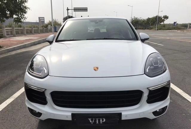 这车50多W拥有 2017款保时捷卡宴S-3.6T/双涡轮增压 白色红内