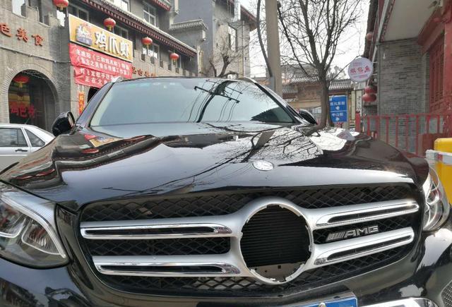 车标多次不翼而飞,车主怀疑是抖友中了抖音的