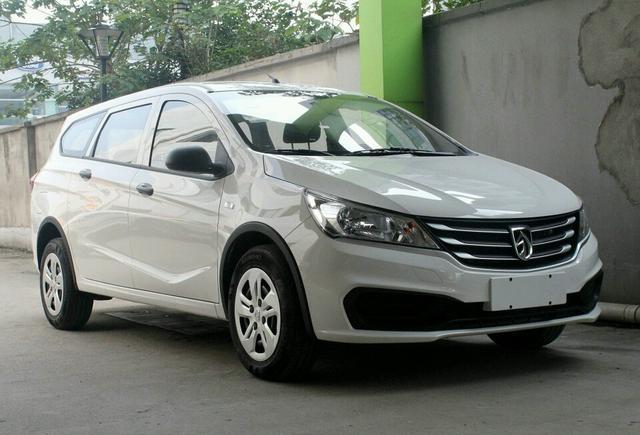 春节回老家亲戚问你5、6万买什么车，推荐这两款准没错！