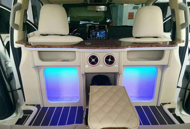 汉兰达和普拉多改装完内饰航空座椅，你更喜欢哪个?