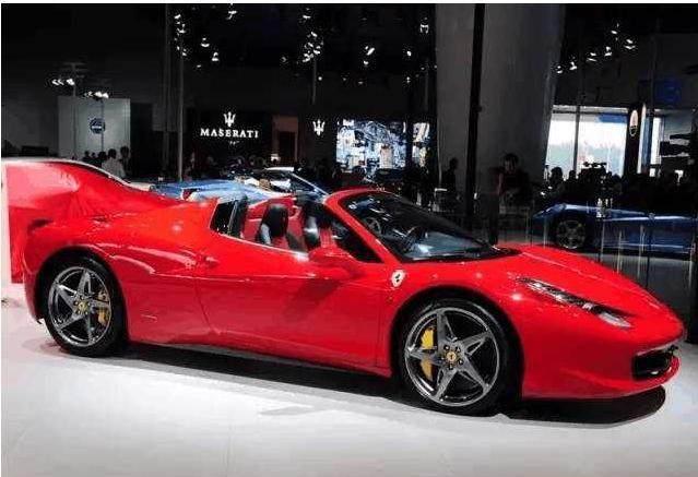 出身乡下, 如今豪车无数, 靠实力俘获当红女星