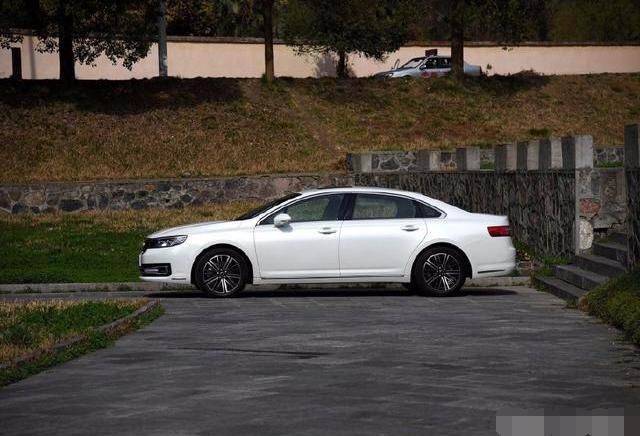 这货卖18万，9张顶级牛皮，木纹装饰+按摩，月销不过百成笑话