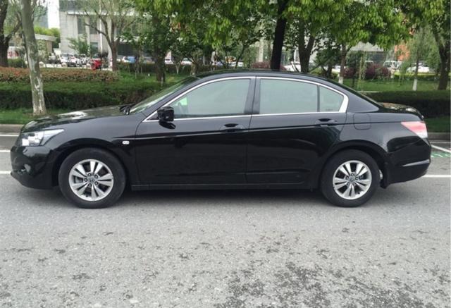 花8万买辆本田雅阁代步,车内听不见发动机声音