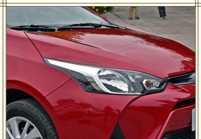 这合资车比POLO漂亮，油耗5.1标配ESP比飞度厚道，5.7万买啥悦纳