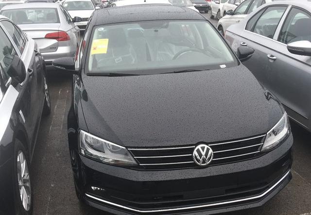 山东车友花14万元买辆大众速腾，上了车牌后朋友对他看法大变