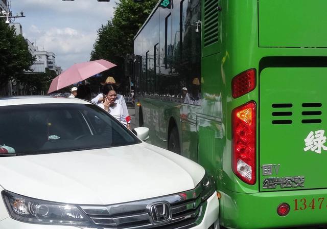 遇到交通事故是报警还是私了?哪些报警,哪些可