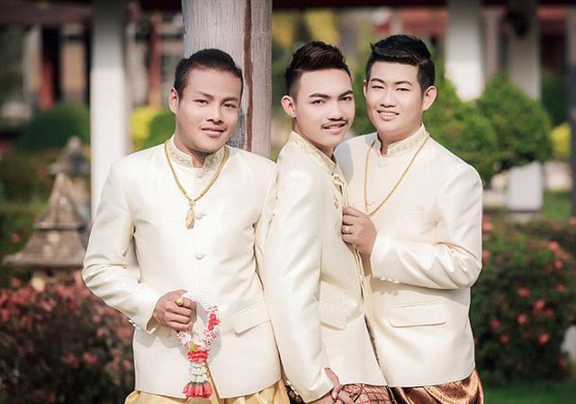 直击同性三人婚姻：泰国男同性恋举行三人婚礼，系世界首例