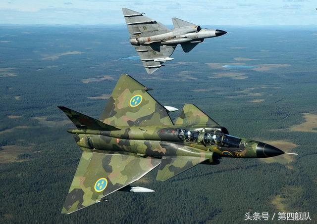 瑞典的SAAB-37雷式战斗机,起降滑跑距离不超
