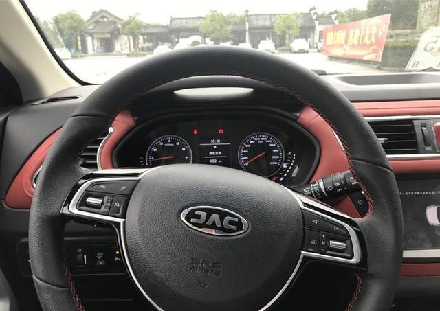这辆售价不到8万的SUV, 动力113Ps马力, 配置倒车雷达、EPS