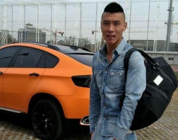 国足主力于大宝的座驾曝光, 国足中据说他的车子最低调