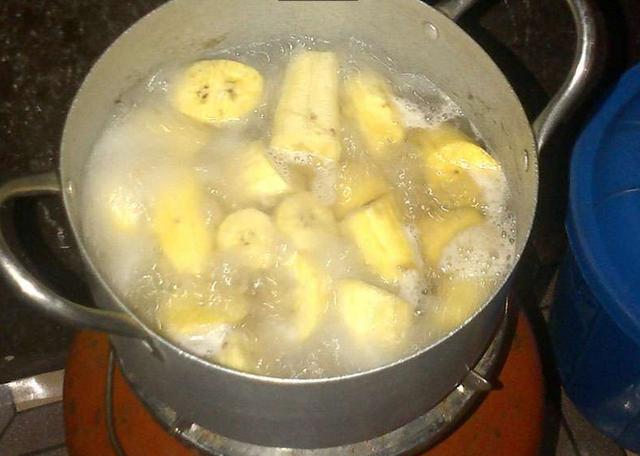 睡前煮香蕉听起来很不可思议,但当你喝下就会