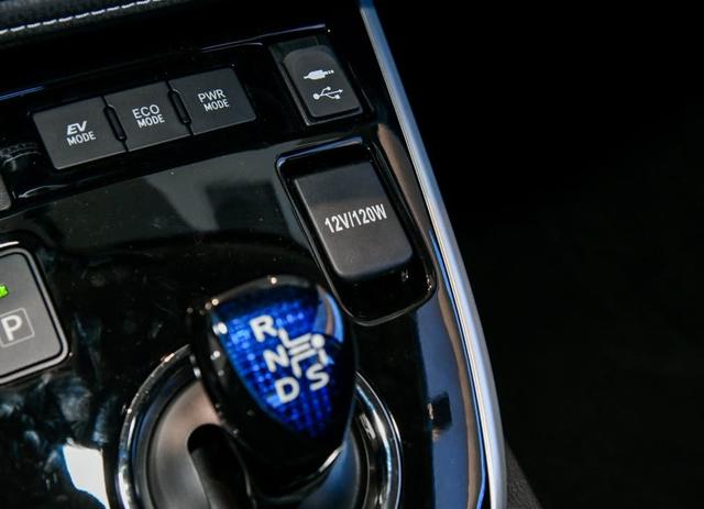 14万买轿车看它绝不会错,一公里油钱3毛,出租