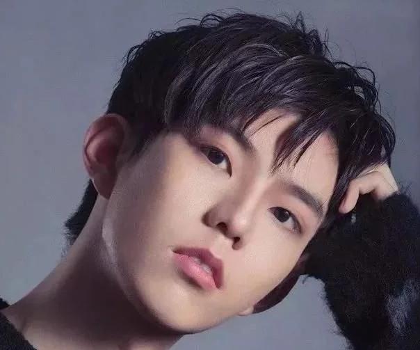 抖音男神也是“照骗”?前有费启鸣后有许晋哲，网友:幻灭