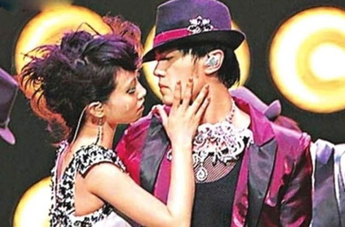 蔡依林罕见唱《倒带》 揭秘这首歌和《彩虹》