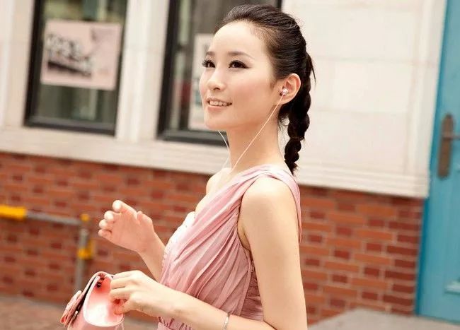 入耳式耳机对耳朵有哪些伤害?伤害会有多大?