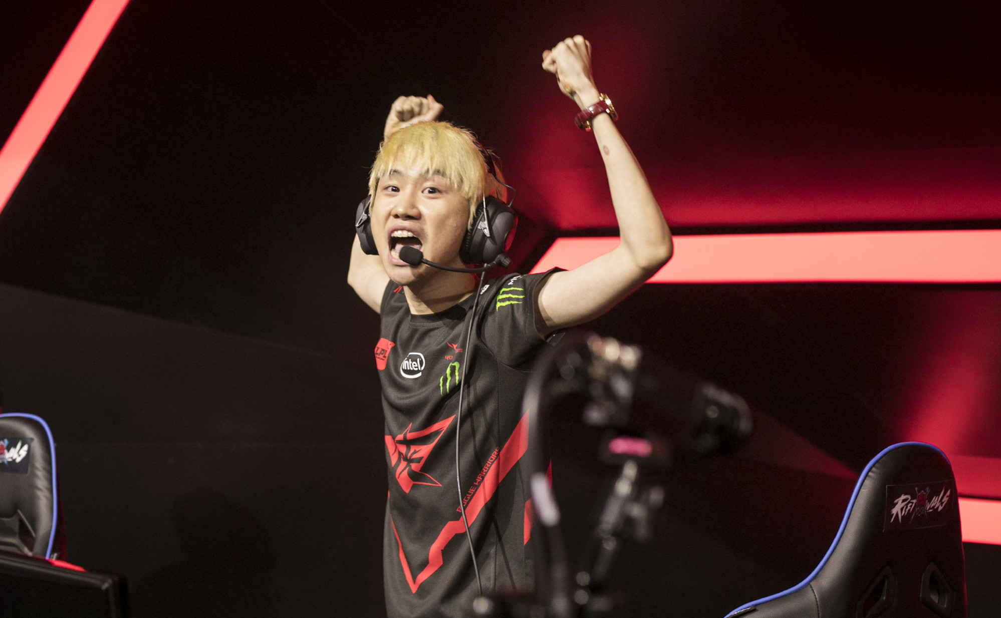 LOL:洲际赛后网友自制LPL韩援排行榜,这看谁