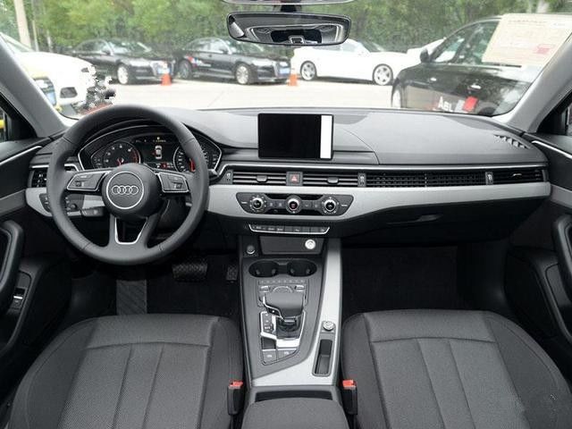 2018款奥迪A4L30周年车型报价 现车充沛 色彩齐备