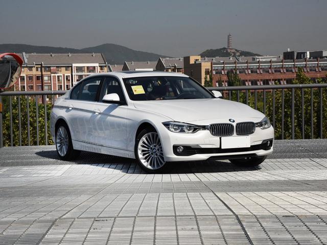 一个月薪水12000, 当初不听劝买了宝马3系, 如