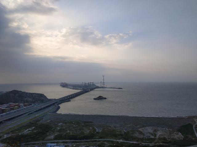 在上海看海不过瘾,去洋山岛吧,那里有山和海!