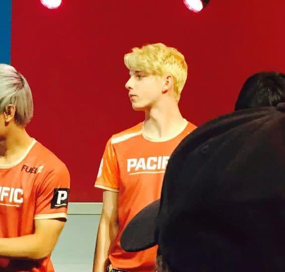 电竞圈的高颜值:守望先锋加拿大选手榜首,比F