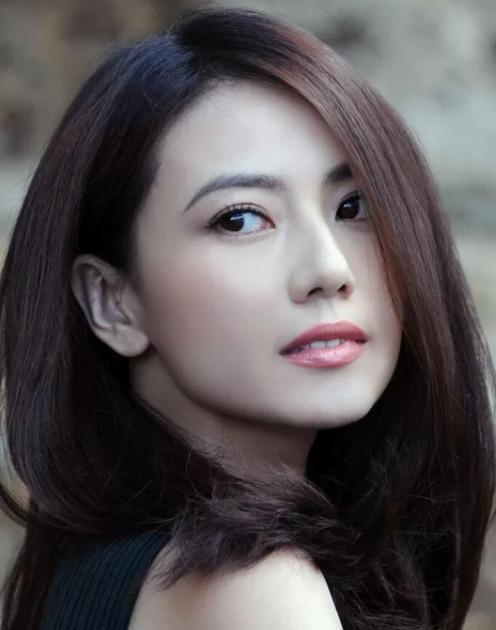 明星是怎么被星探发现的?吴奇隆摆地摊,最后一