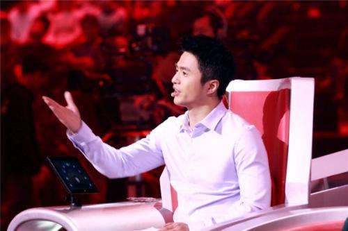 那个不玩抖音的孩子,他在干什么?