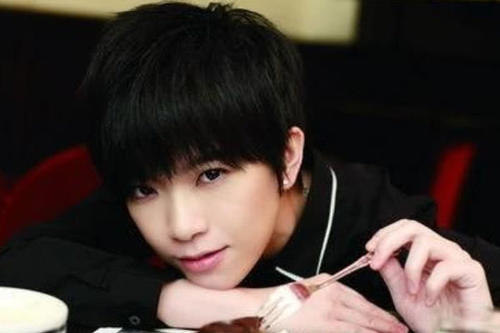 他凭借一首歌火遍全网,半年赚一亿,如今新歌成