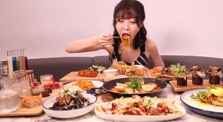 大胃王mini一顿吃完一大桌子的法餐,好吃还好玩!