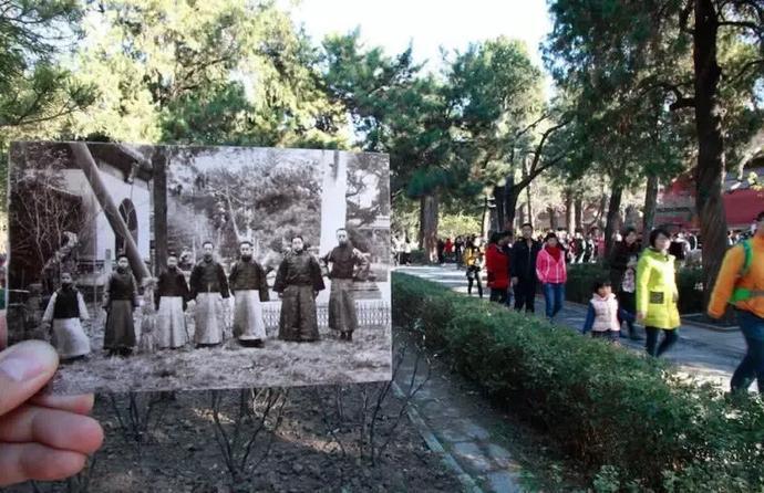 有个日本人拿着老照片,去故宫旅游,看得他顿时