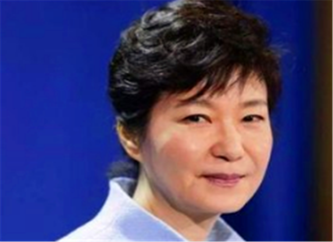 朴槿惠支持者愤怒,凭什么判32年,挺朴派:哪里来