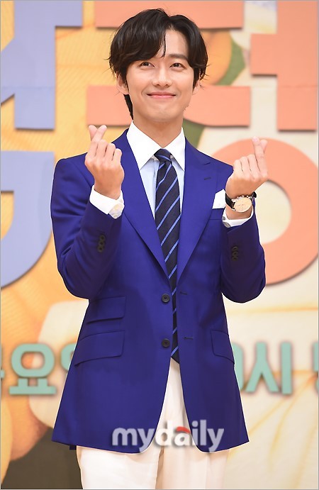 黄正音南宫民等艺人出席新剧《训男正音》发布