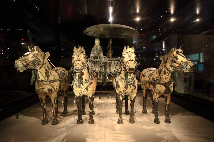 天皇二字为何源于秦始皇?历史学家:日本第一任