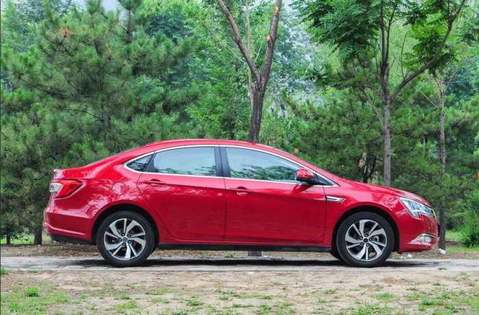 这车大速腾一圈, 颜值吊打帝豪, 动力完胜思域, 7万售价看啥朗逸