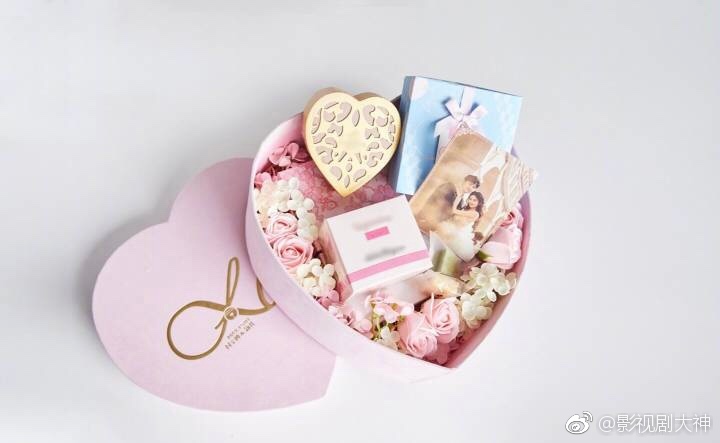 付辛博颖儿婚礼请柬,请柬整个风格雅致匠心,主