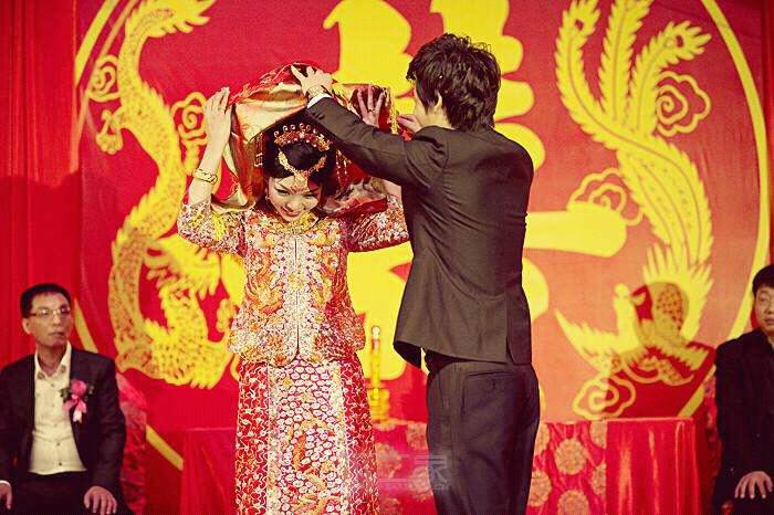 儿子出差,儿媳天天用黄瓜敷面膜,看到她卧室的