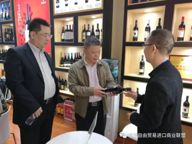 访澳洲富贵袋鼠葡萄酒中国运营中心总经理吴金云