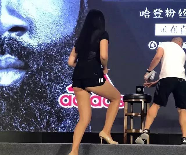 哈登中国行, 风头竟然会被这个女人抢走, 天理何在