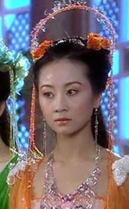 欢天喜地七仙女换上现代装，人气最低的她竟比蒋欣霍思燕还美!