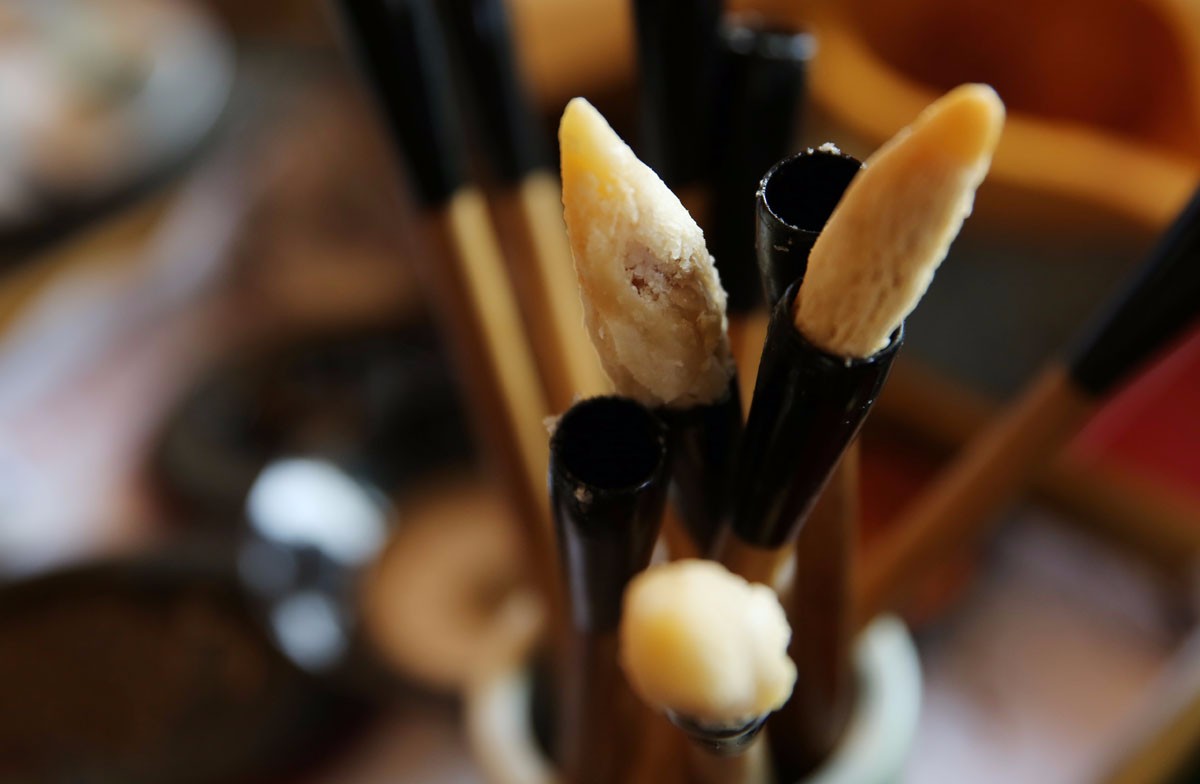 吃过毛笔酥吗?人家用毛笔写字吃货却把它吃了