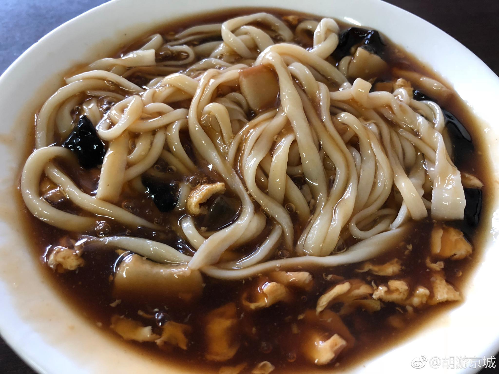 畅然居的老北京抻面,打卤面面条抻得不错