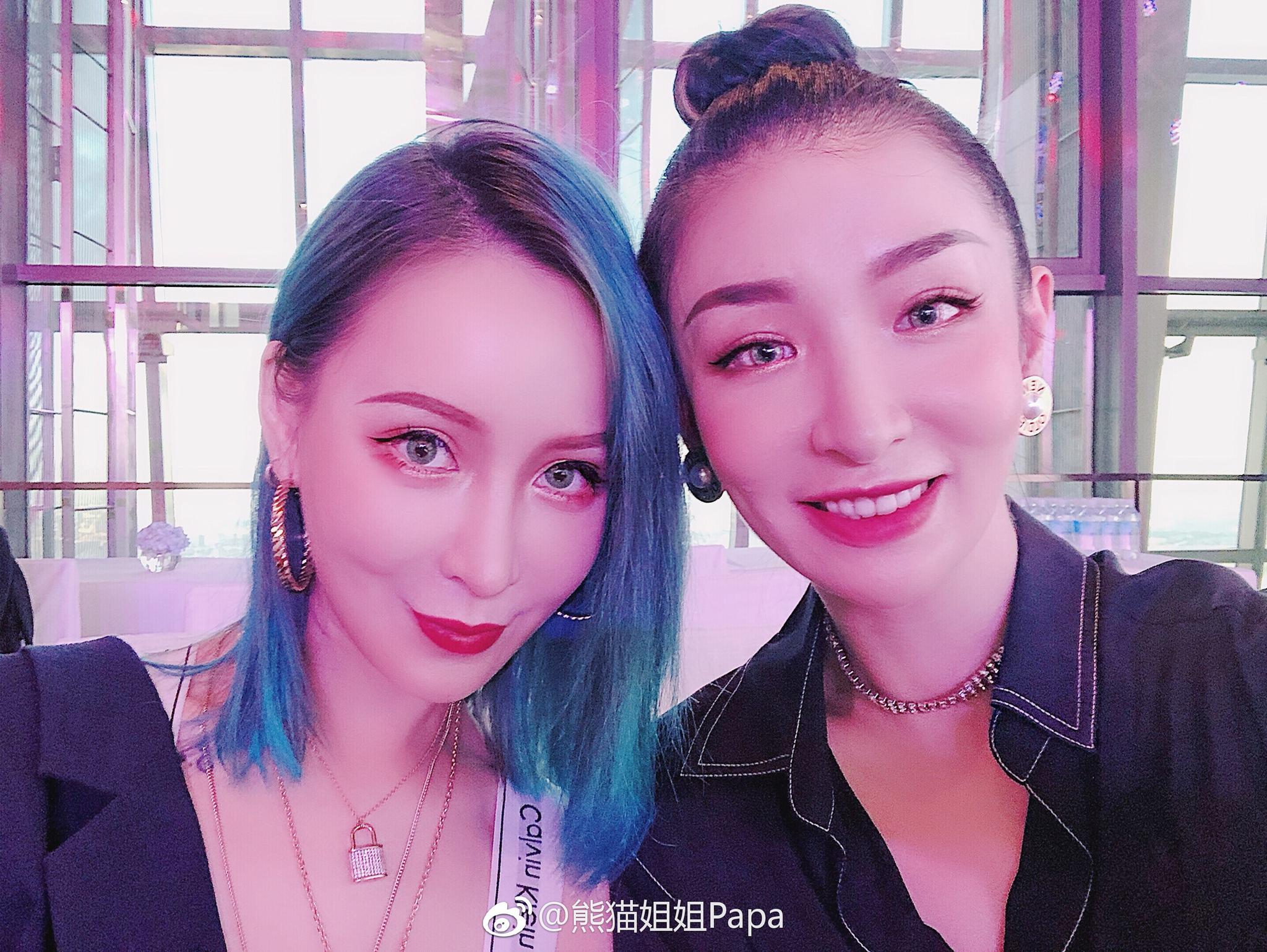 ARTISTIC&CO日本高端美容仪品牌美容仪中的