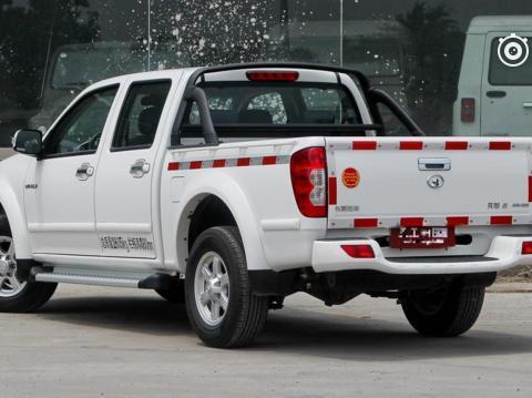 以后这些汽车标识取消了，不用再贴车上了