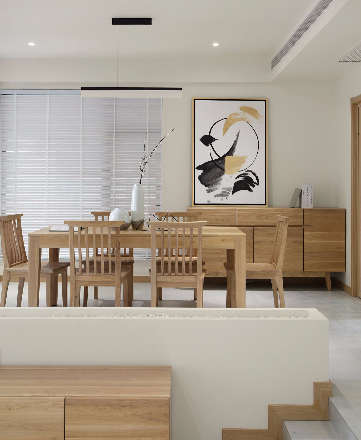 原木色中式风别墅客厅屏风装修效果图- 中国风