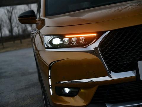 法国人拼了，这车带钻石大灯可180度旋转，总统都为其代言！